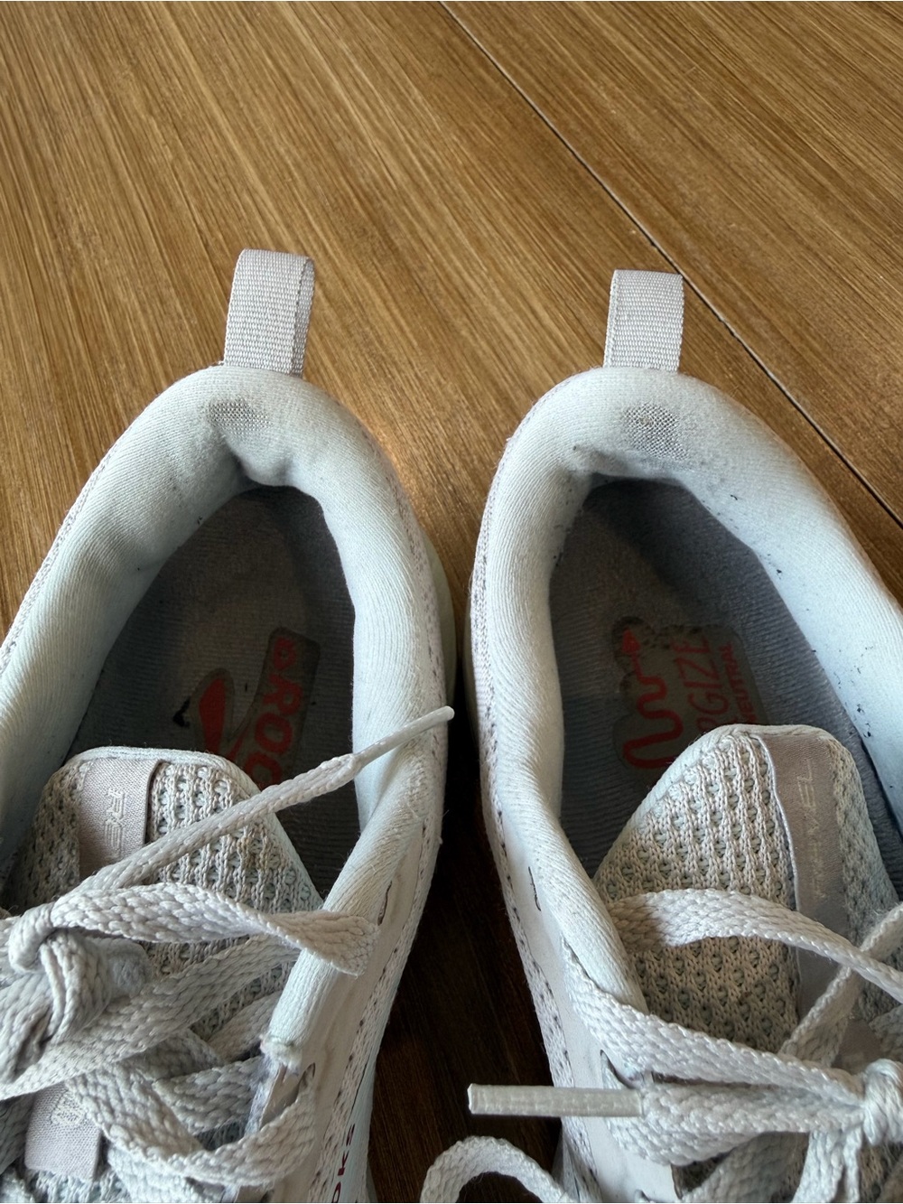Women’s Brooks Revel 6 Athletic Shoes (size 8) - Picture 6 of 9